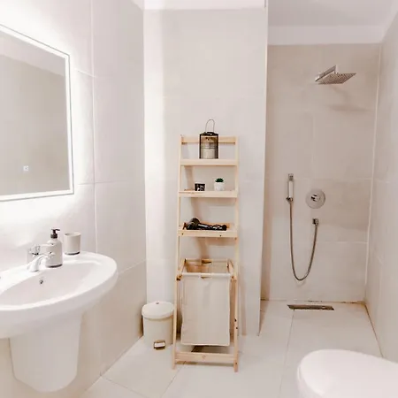 Apartment Barrikada Street Modern App - The Nest